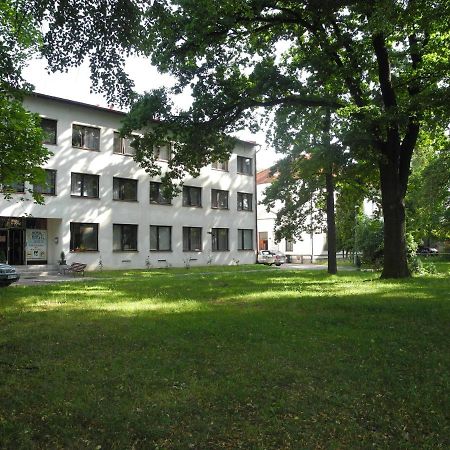 Hotel Kristl Пардубице Екстериор снимка