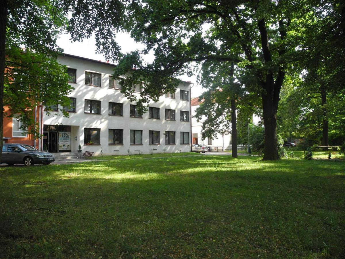 Hotel Kristl Пардубице Екстериор снимка